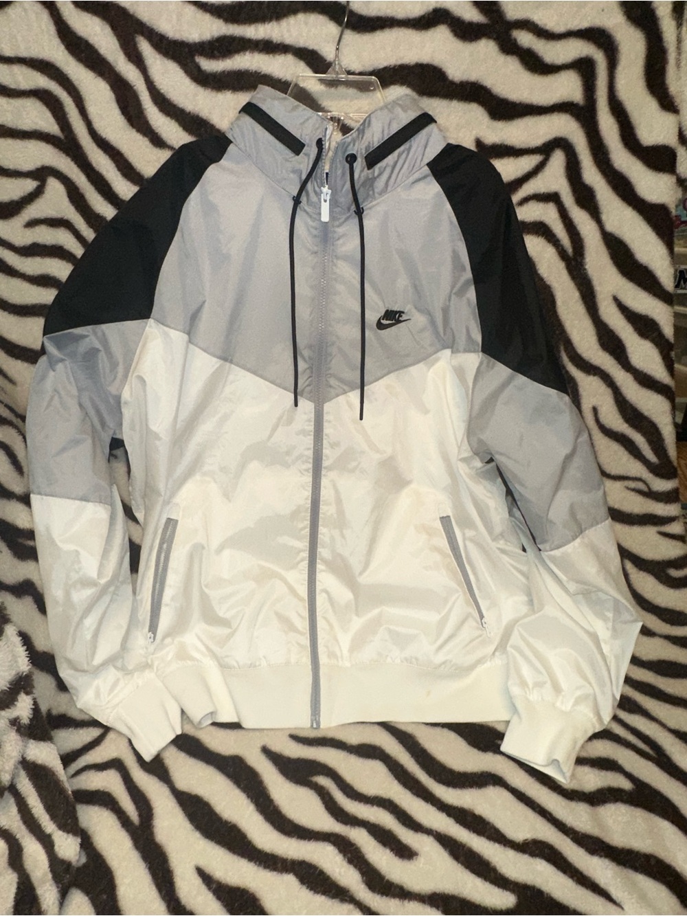 Nike Men’s Black, Gray & White Colorblock Windbreaker Jacket